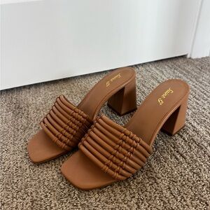 Stylish Tan Heeled Sandals by